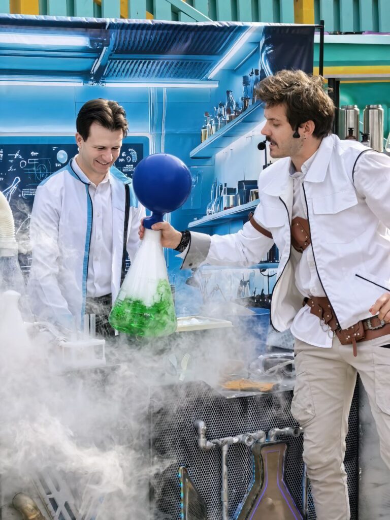 Надежда Ангарская, Светлана Абрамова, Екатерина Копанова, Ирина Пудова и другие протестировали новую горку «Нитро» в парке «Сказка»