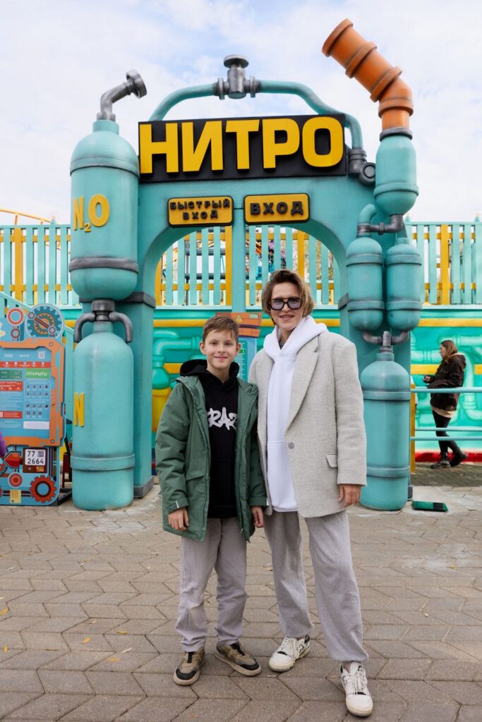 Надежда Ангарская, Светлана Абрамова, Екатерина Копанова, Ирина Пудова и другие протестировали новую горку «Нитро» в парке «Сказка»