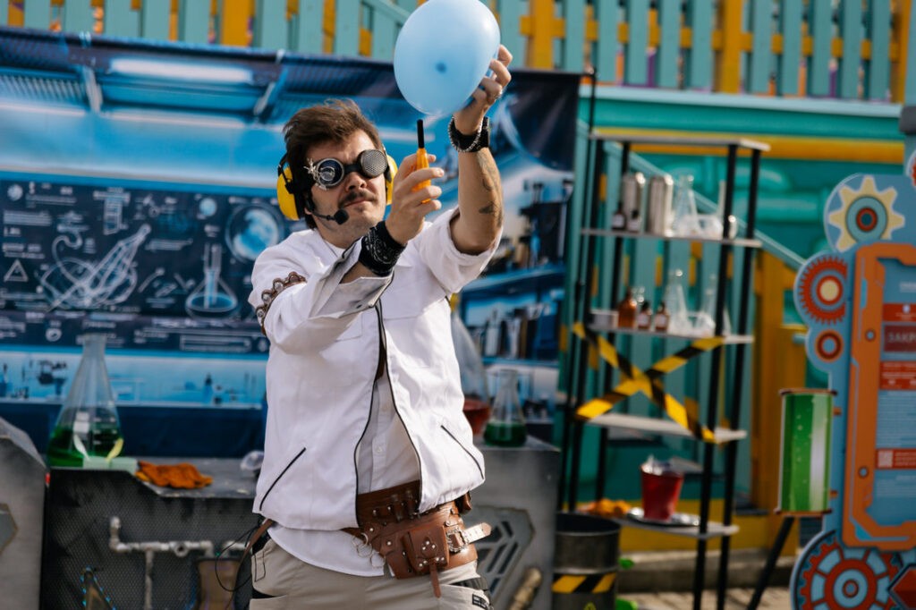 Надежда Ангарская, Светлана Абрамова, Екатерина Копанова, Ирина Пудова и другие протестировали новую горку «Нитро» в парке «Сказка»